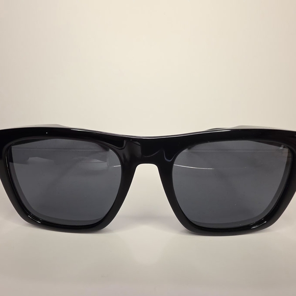 SOLD David Beckham Black Sunglasses - Picture 2 of 4